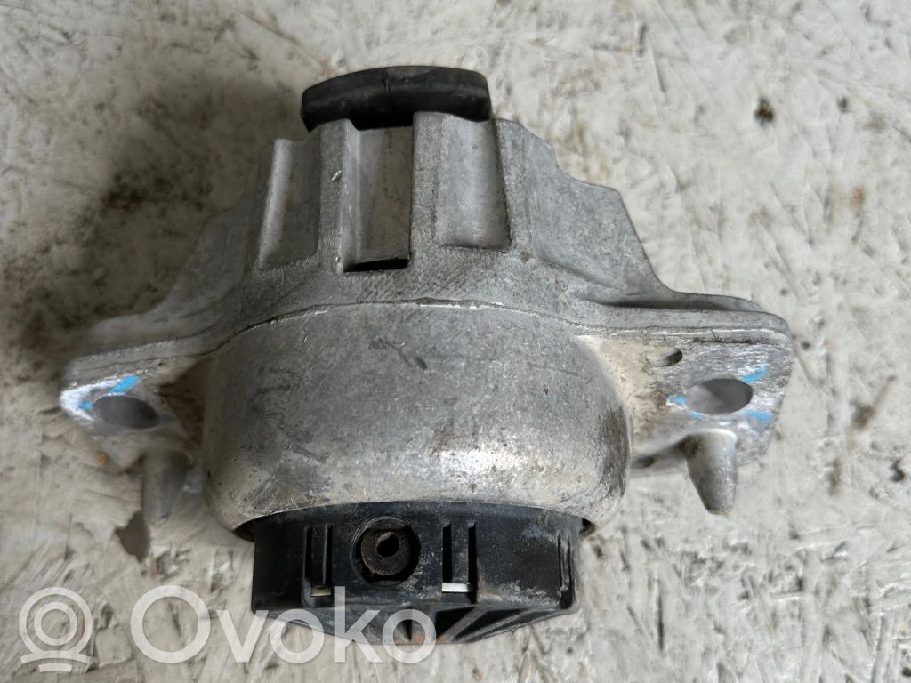Land Rover Range Rover Velar Engine mount bracket 