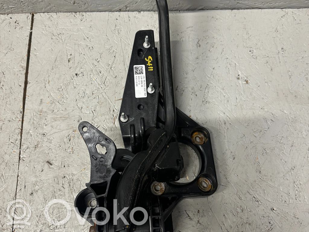 Brake pedal   GJ3M2D094DB,M1913121349