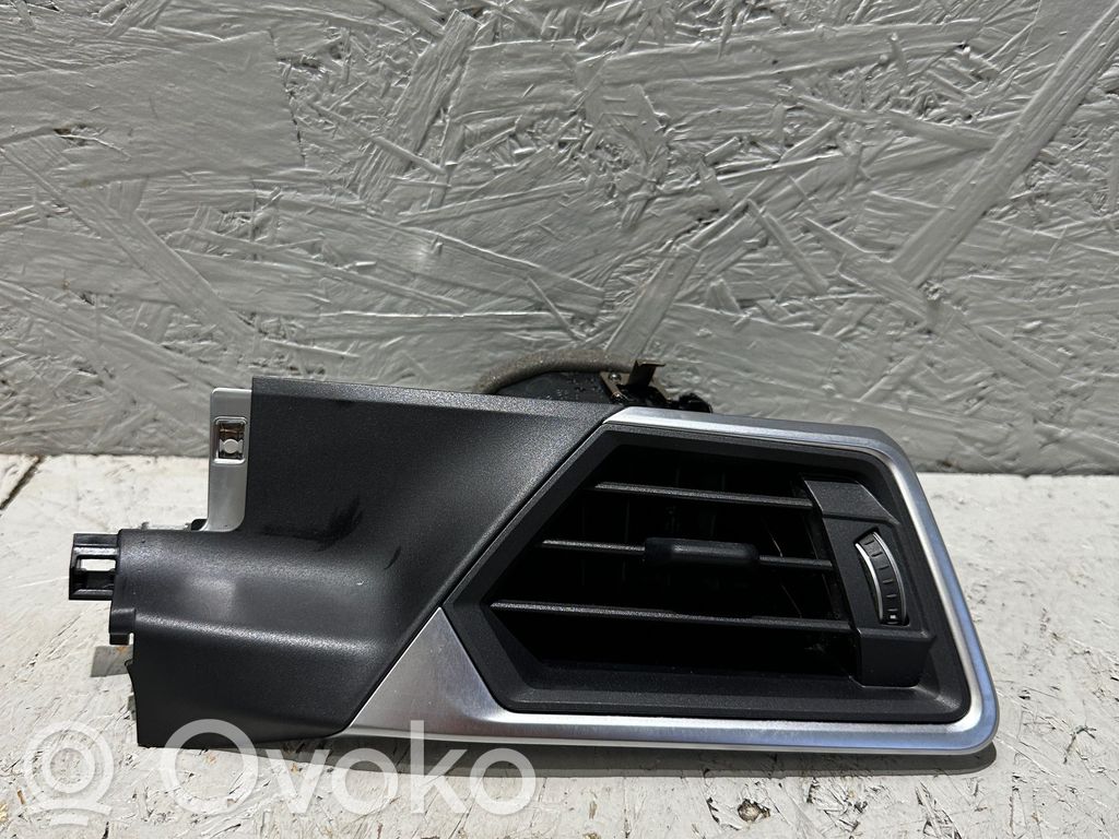 BMW 3 G20 G21 Dysze / Kratki nawiewu deski rozdzielczej 