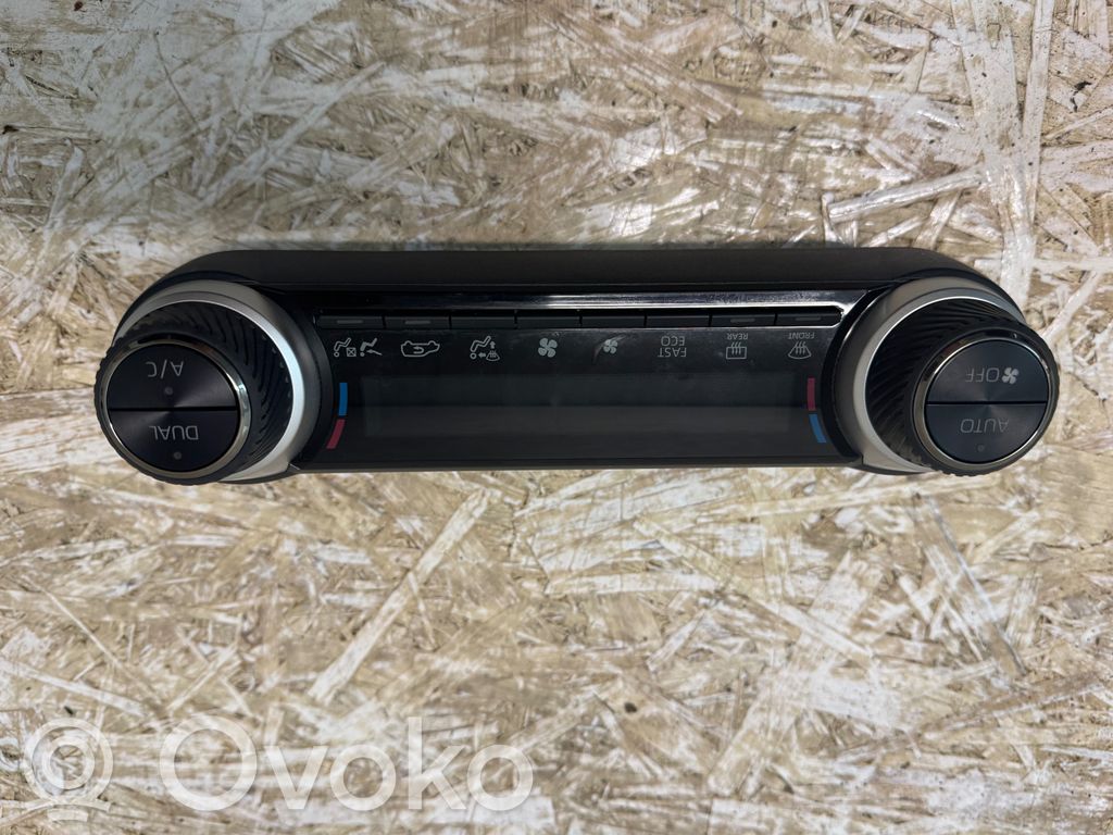 Toyota RAV 4 (XA50) Panel klimatyzacji 
