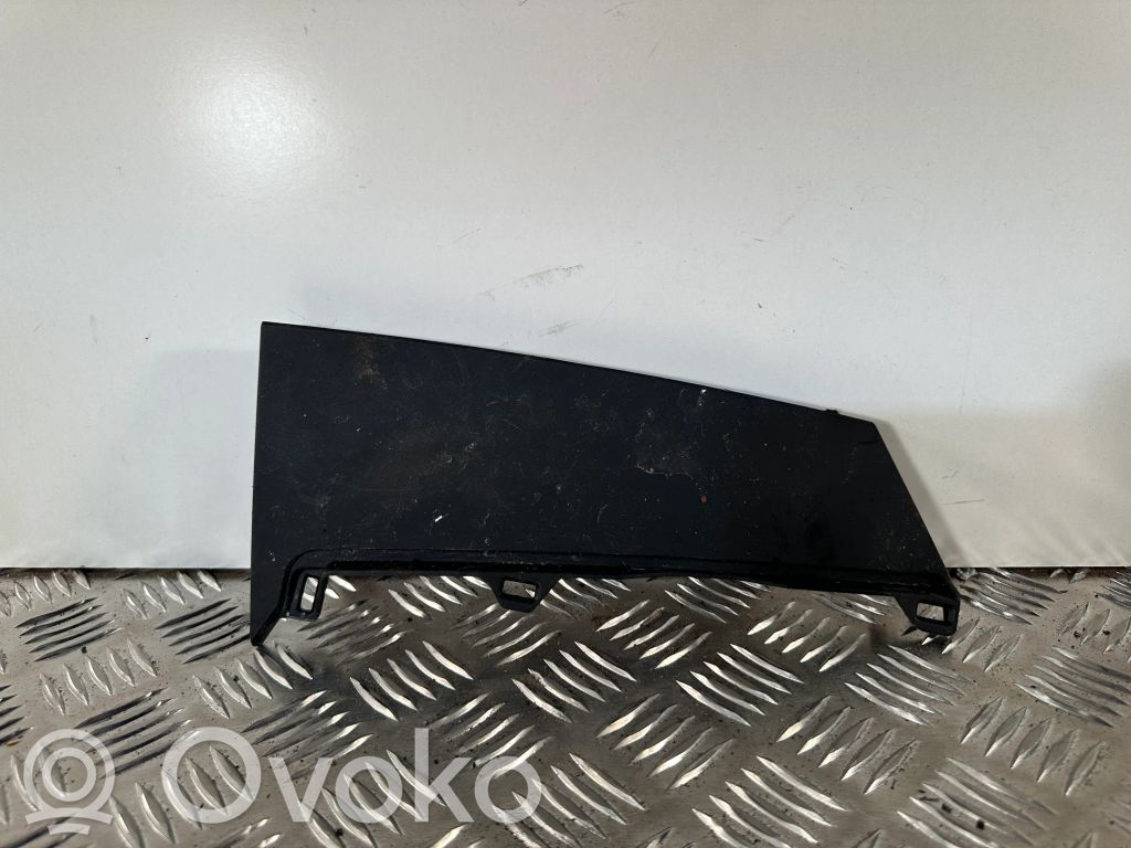 Lexus UX Cita veida paneļa detaļa 