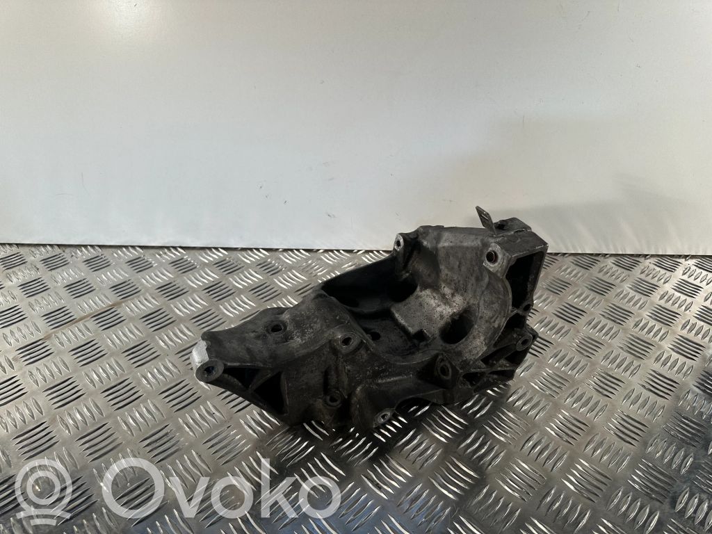 BMW 7 F01 F02 F03 F04 Generator/alternator bracket 