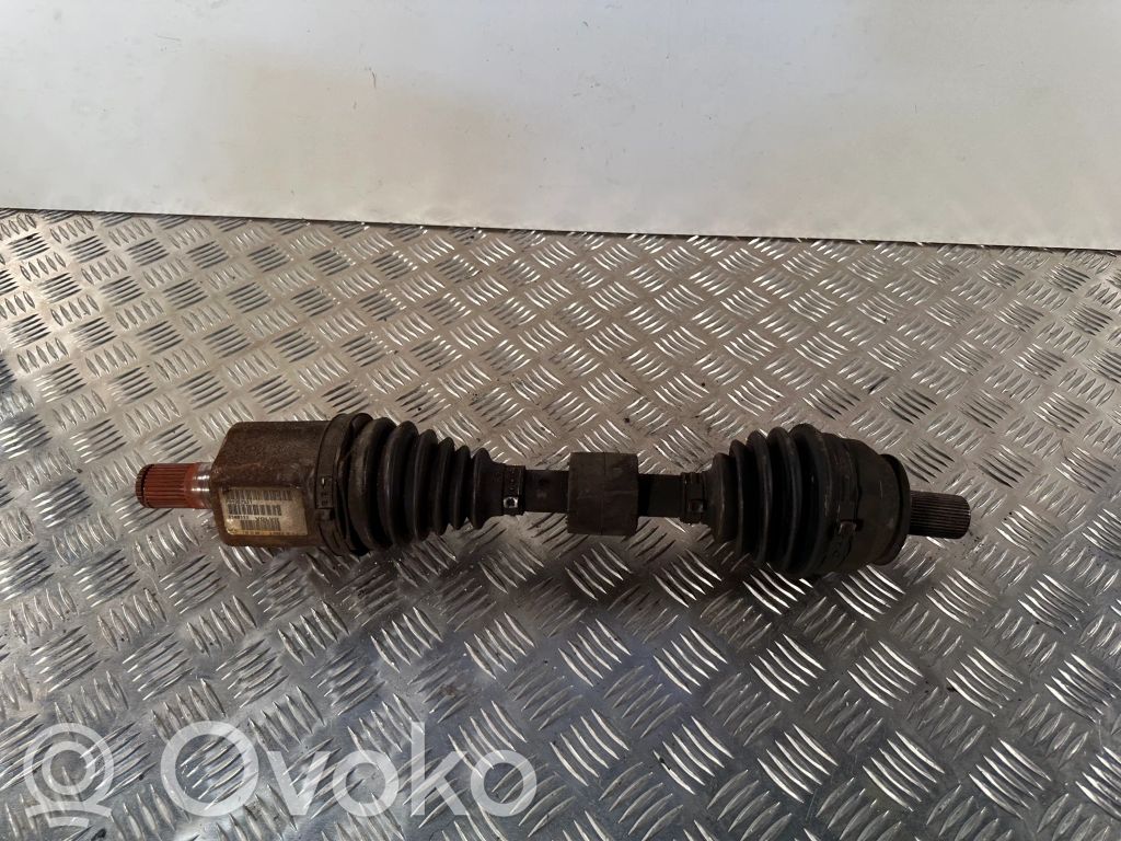 Volvo V60 Priekinis pusašis 