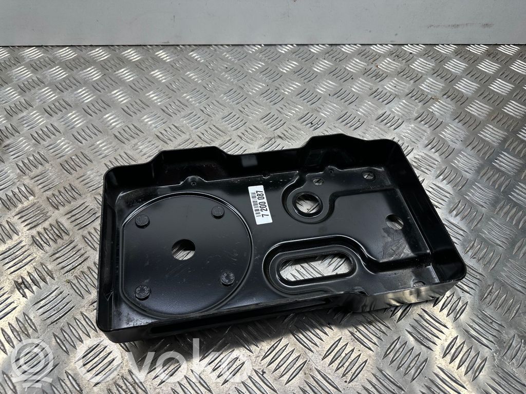 BMW 3 E92 E93 Akumuliatoriaus tvirtinimo padas 