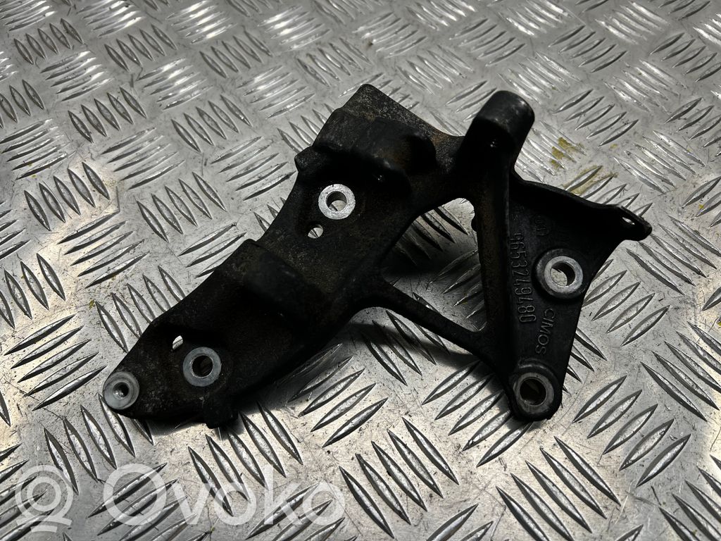 Volvo V50 Generator/alternator bracket 