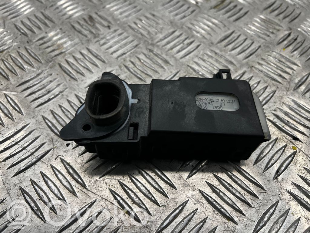 Volvo V50 Fuel tank cap lock 