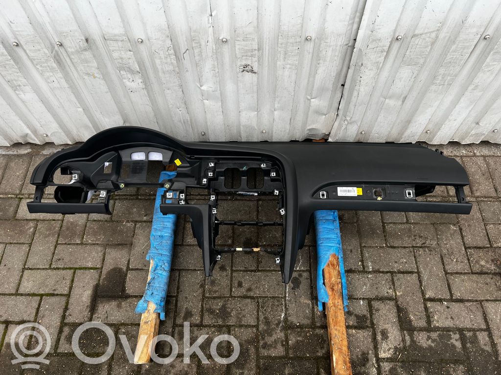Audi A6 S6 C6 4F Panelis 