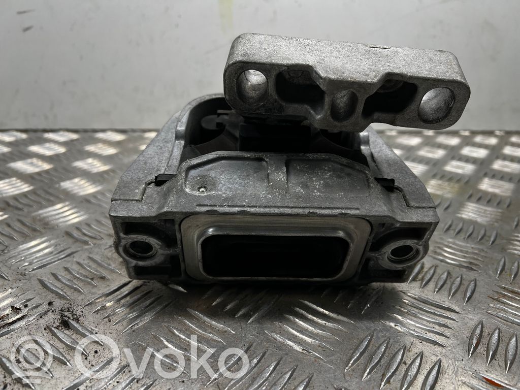 Skoda Superb B6 (3T) Engine mount bracket 