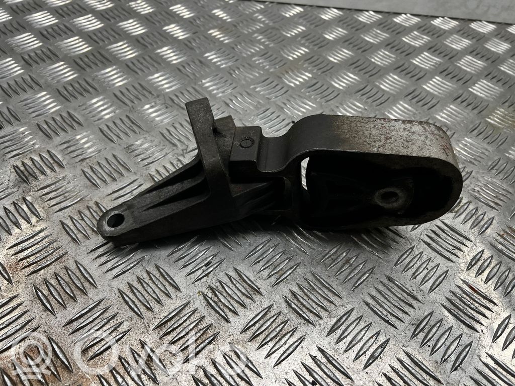 Ford Mondeo MK IV Engine mount bracket 