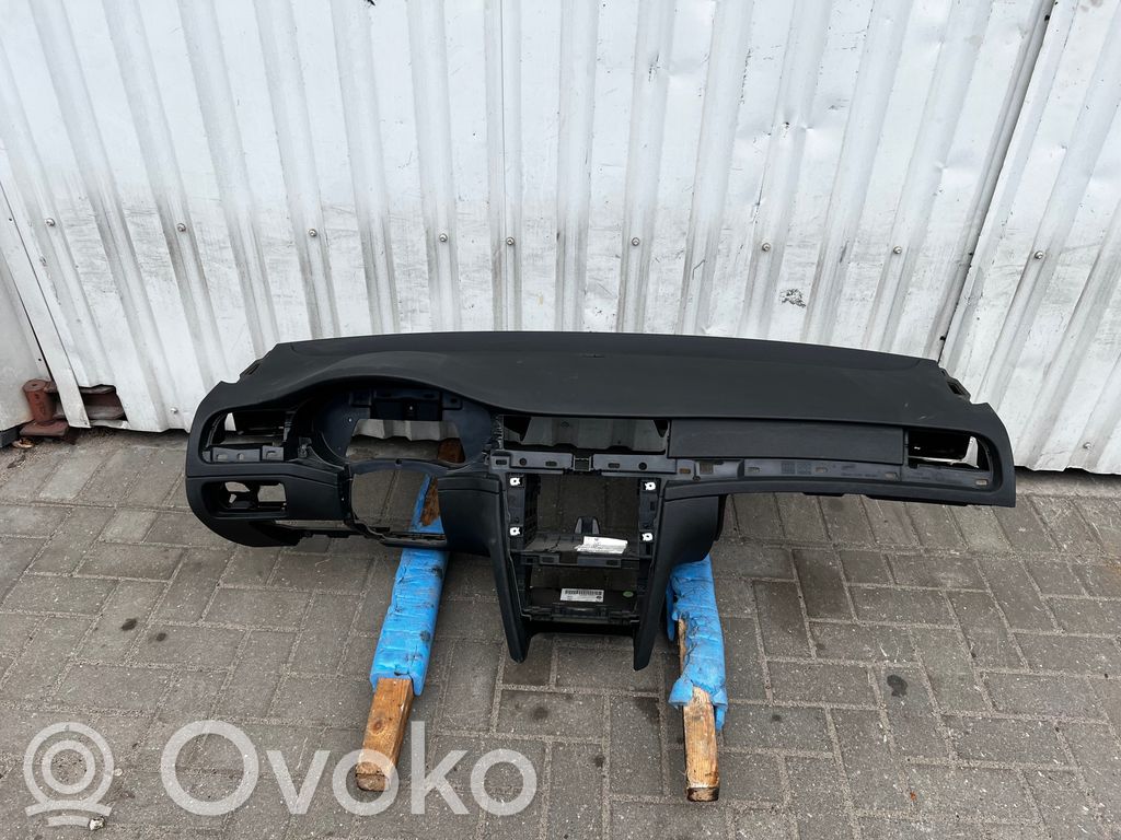 Skoda Superb B6 (3T) Deska rozdzielcza 