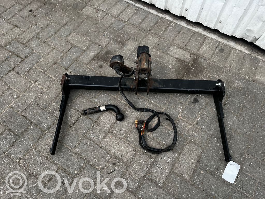 Audi Q5 SQ5 FY Hak holowniczy / Komplet 