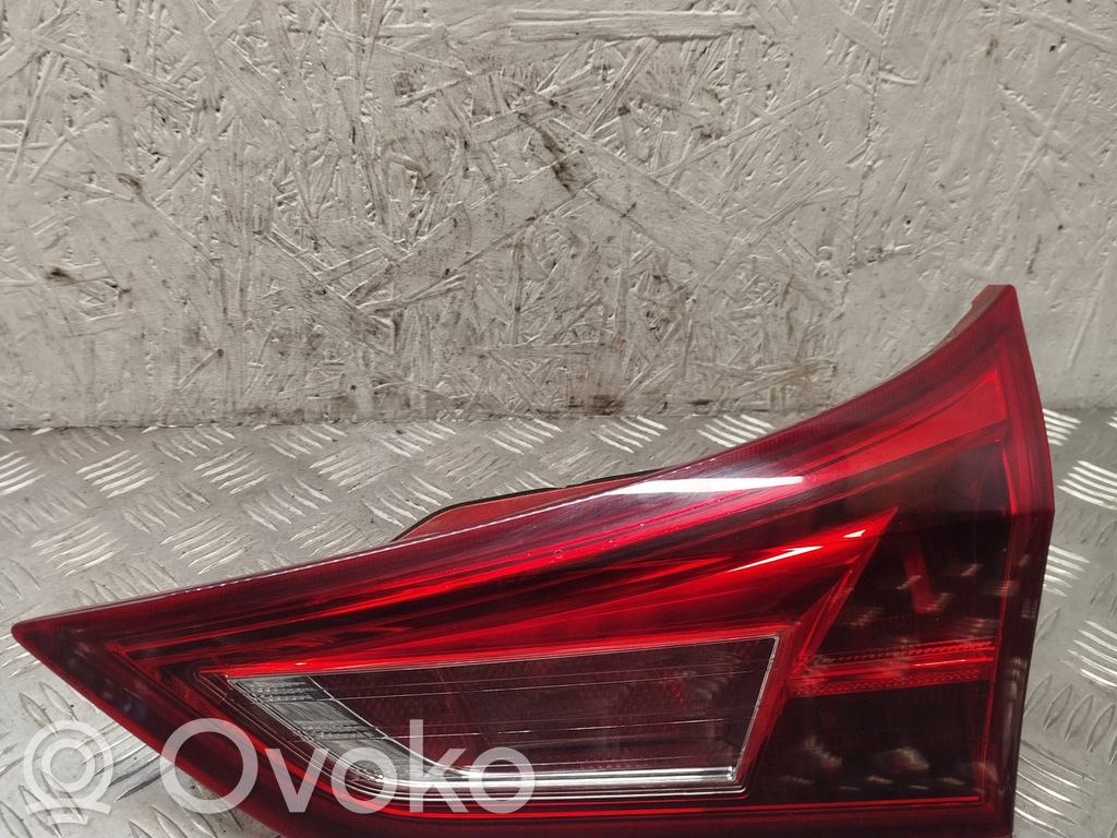 Toyota Auris E180 Lampă spate în capacul portbagajului 