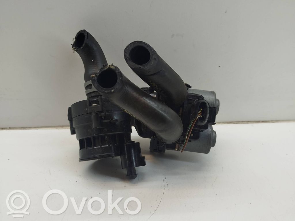 Audi A6 S6 C6 4F Pompa cyrkulacji / obiegu wody 