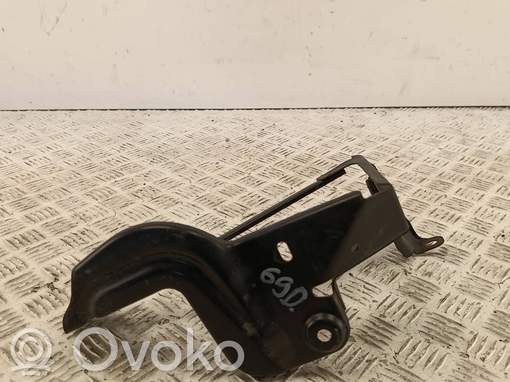 Audi A6 S6 C6 4F Intercooler pipe mounting bracket 