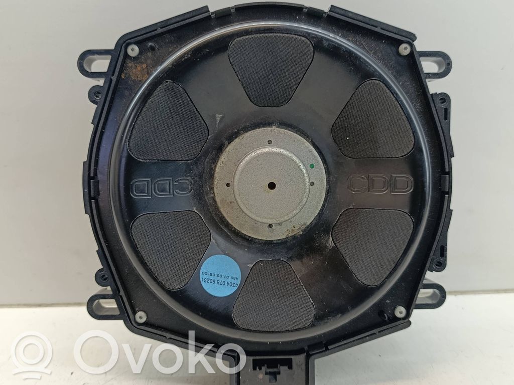 BMW X5 E70 Subwoofer 