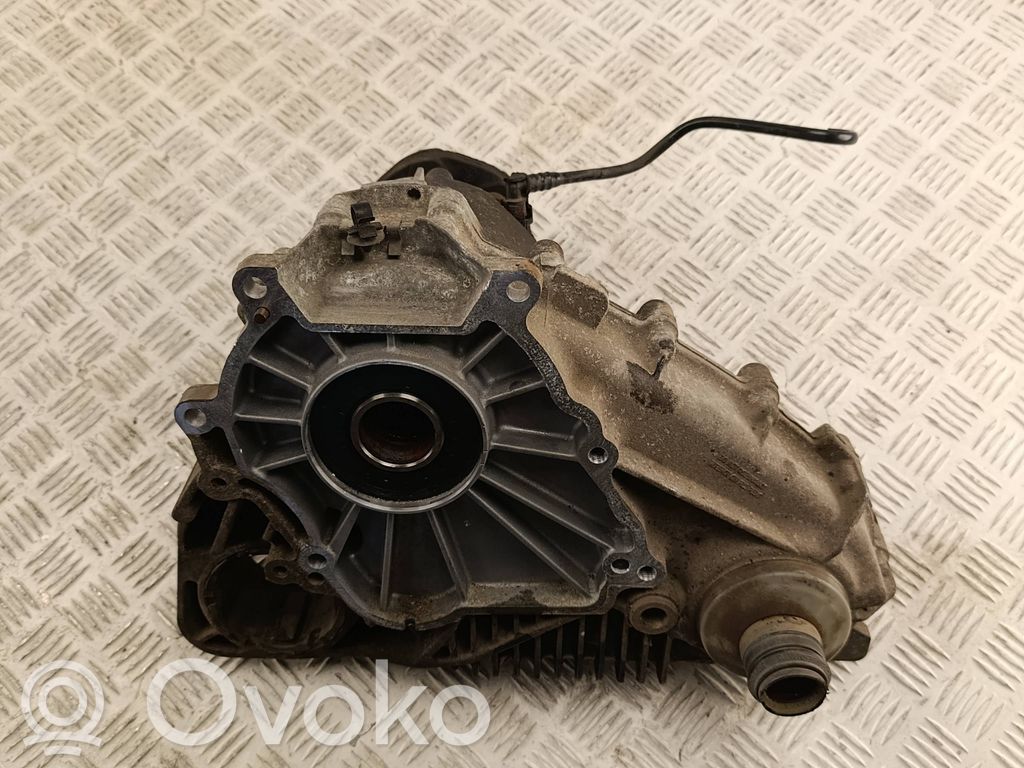 Gearbox transfer box case   7574777