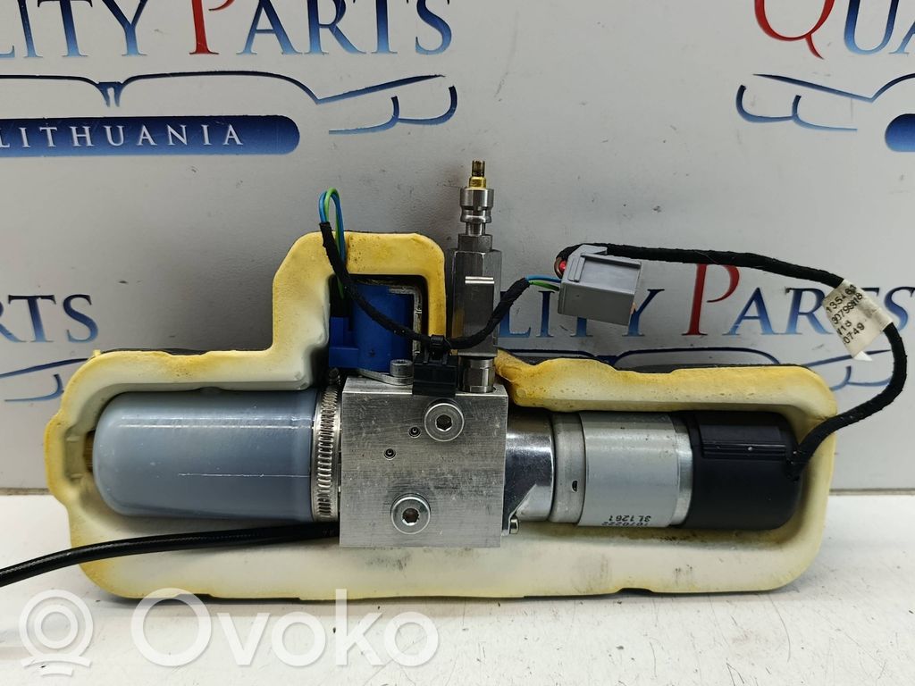 Volvo XC60 Tailgate hydraulic set 