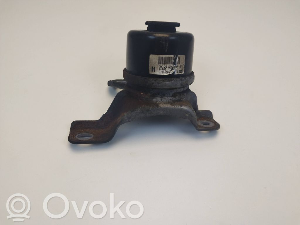 Volvo XC60 Engine mount bracket 