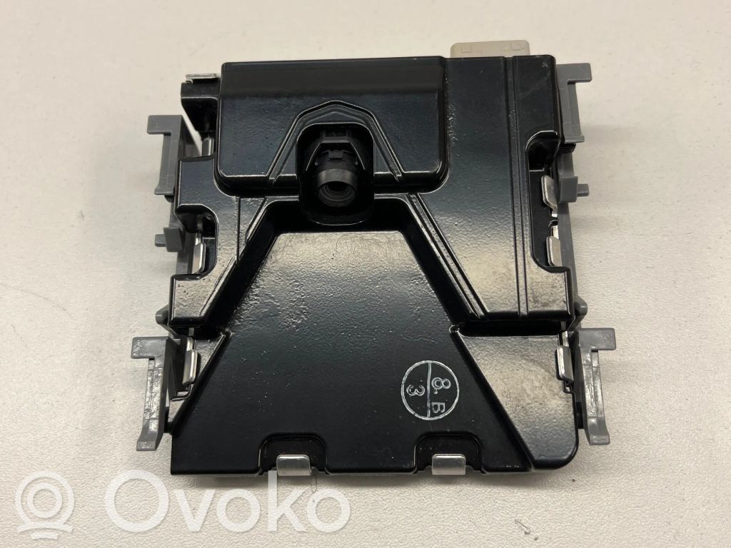 Toyota RAV 4 (XA40) Windshield/windscreen camera 