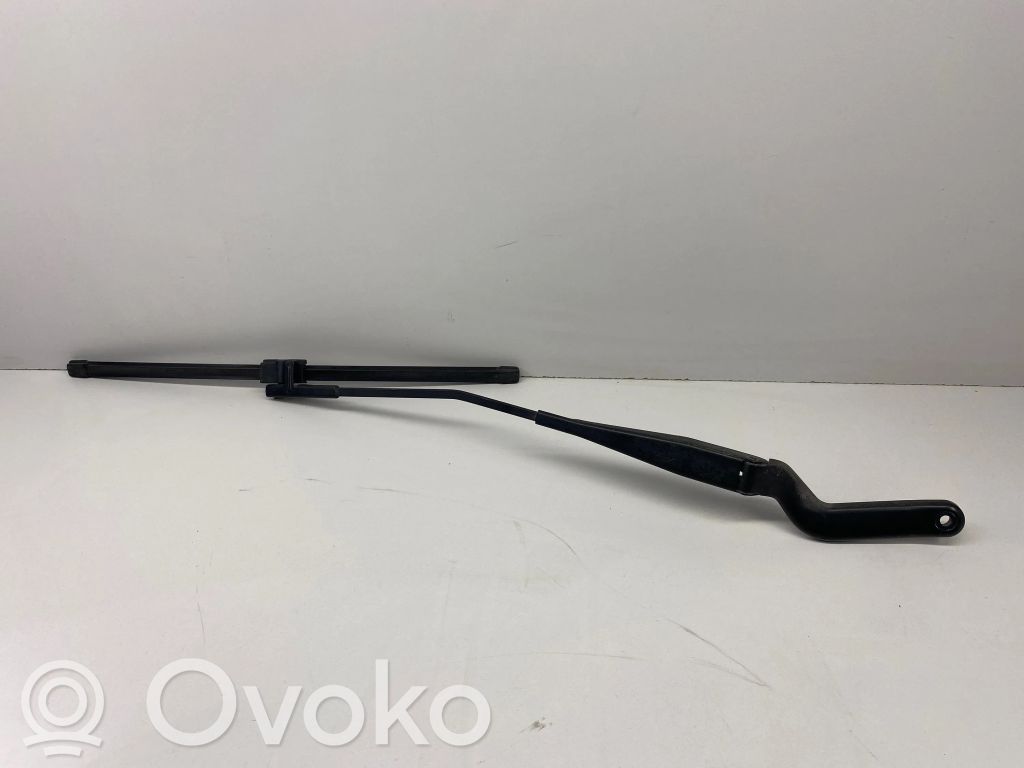 Ford C-MAX I Front wiper blade arm 