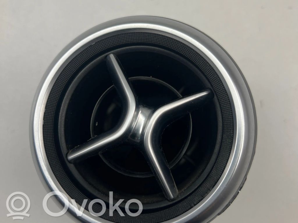 Mercedes-Benz A W176 Boczna kratka nawiewu deski rozdzielczej 