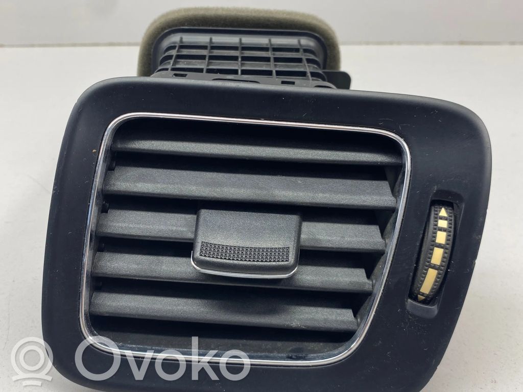 KIA Ceed Sānu gaisa režģis 