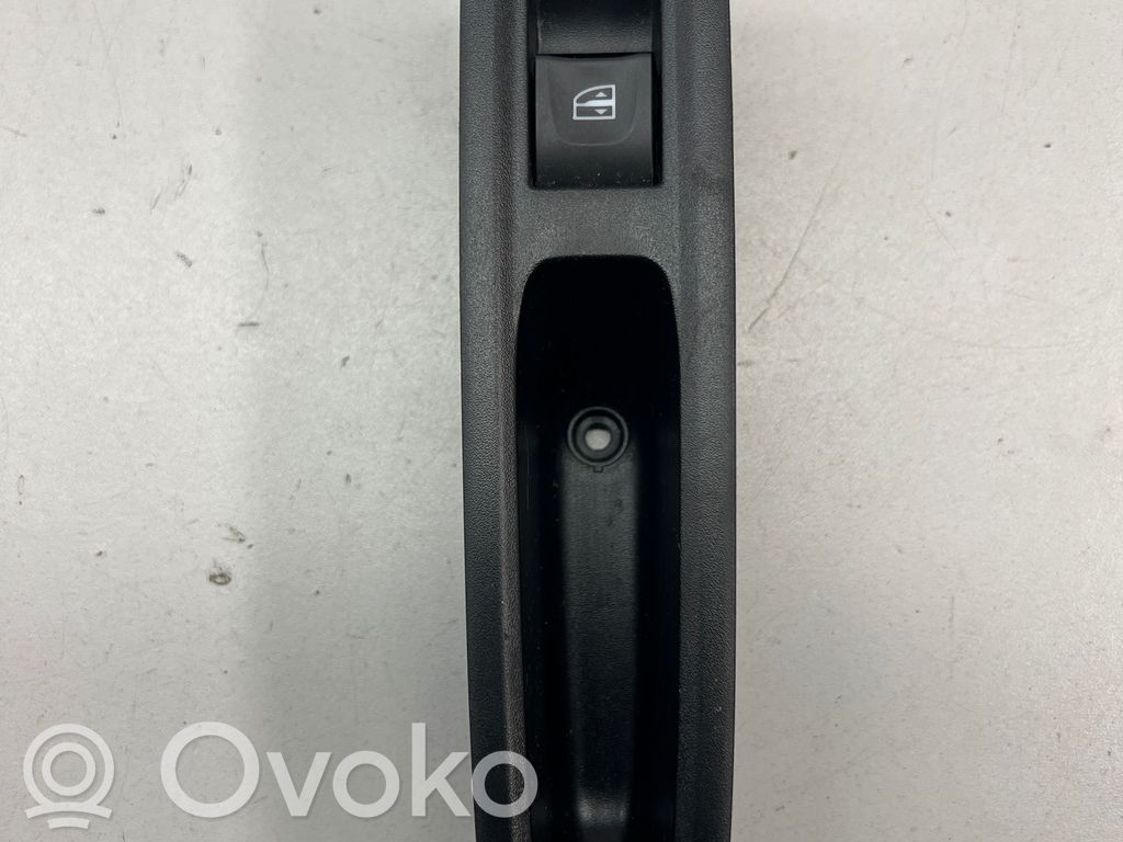 Dacia Sandero III Electric window control switch 