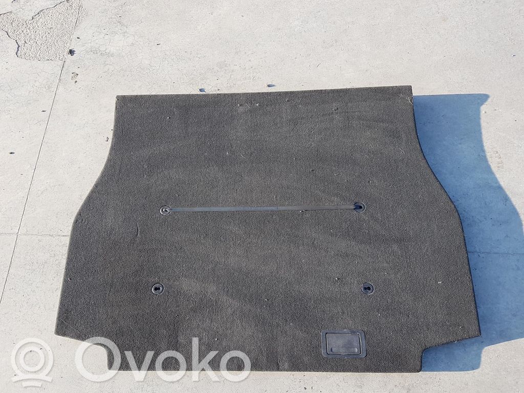 Doublure de coffre arrière, tapis de sol