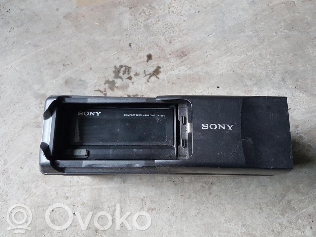 CD/DVD changer   811227