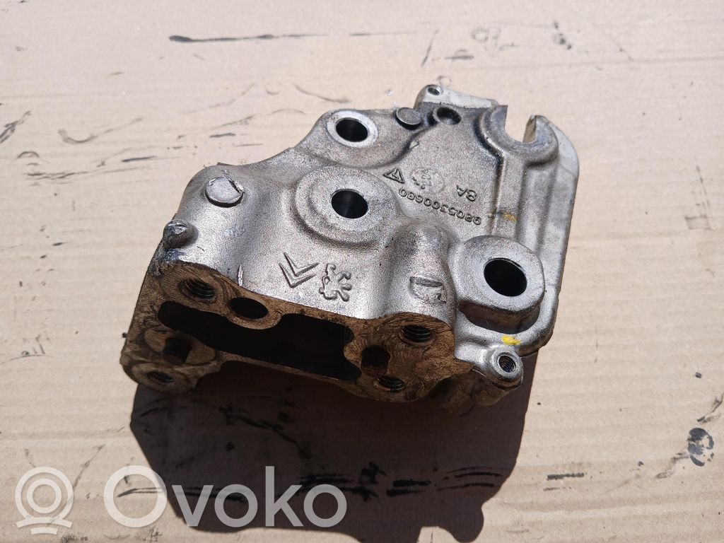 Peugeot Boxer Engine mounting bracket 