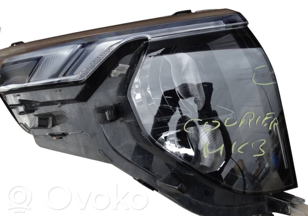 Ford Transit Courier II Phare frontale 