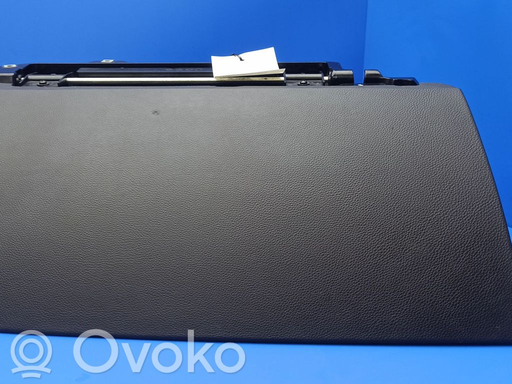 Glove box set   727584,7027427,51167029753