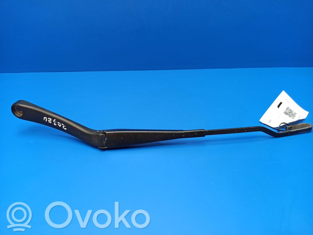 Mercedes-Benz C W203 Front wiper blade arm 