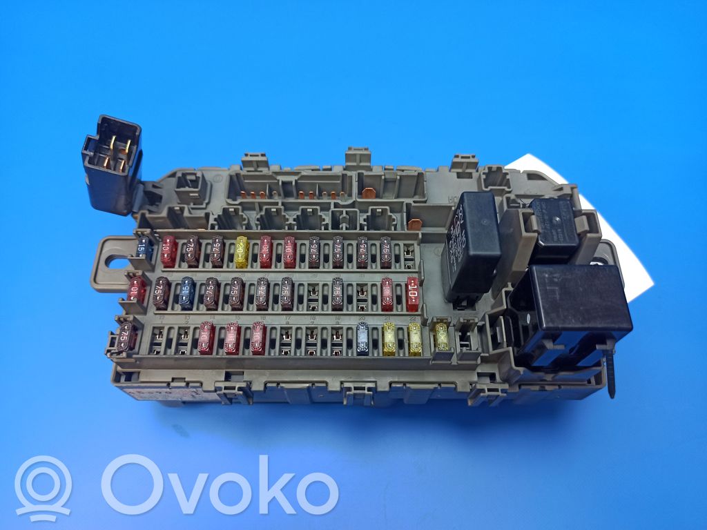 Honda Civic Ramka / Moduł bezpieczników 