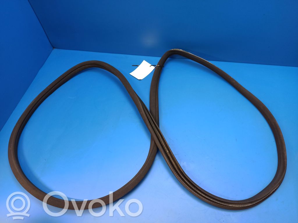 Mercedes-Benz E W211 Front door rubber seal 