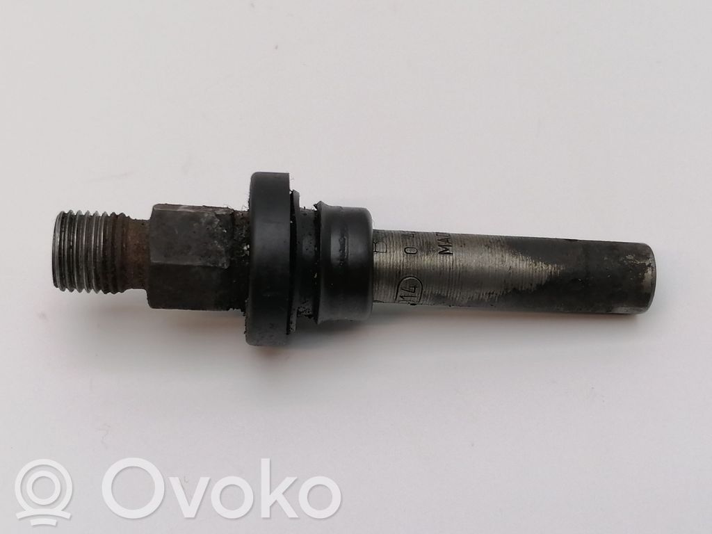 Mercedes-Benz 380 560SEC C126 Fuel injector 