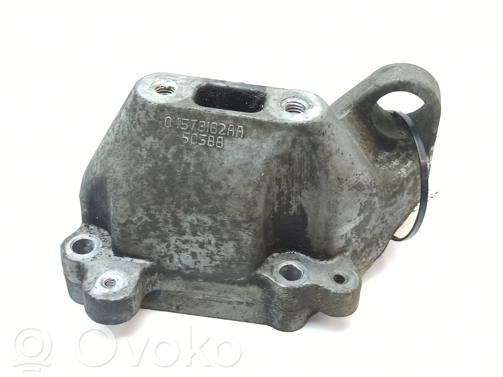 Chrysler 300 - 300C Engine mounting bracket 