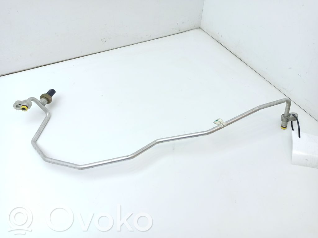 BMW Z4 E85 E86 Ilmastointilaitteen putki (A/C) 