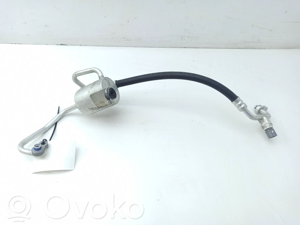 KIA Niro Ilmastointilaitteen putki (A/C) 