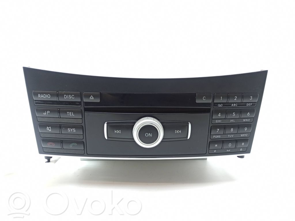 Mercedes-Benz E W212 Panel / Radioodtwarzacz CD/DVD/GPS 