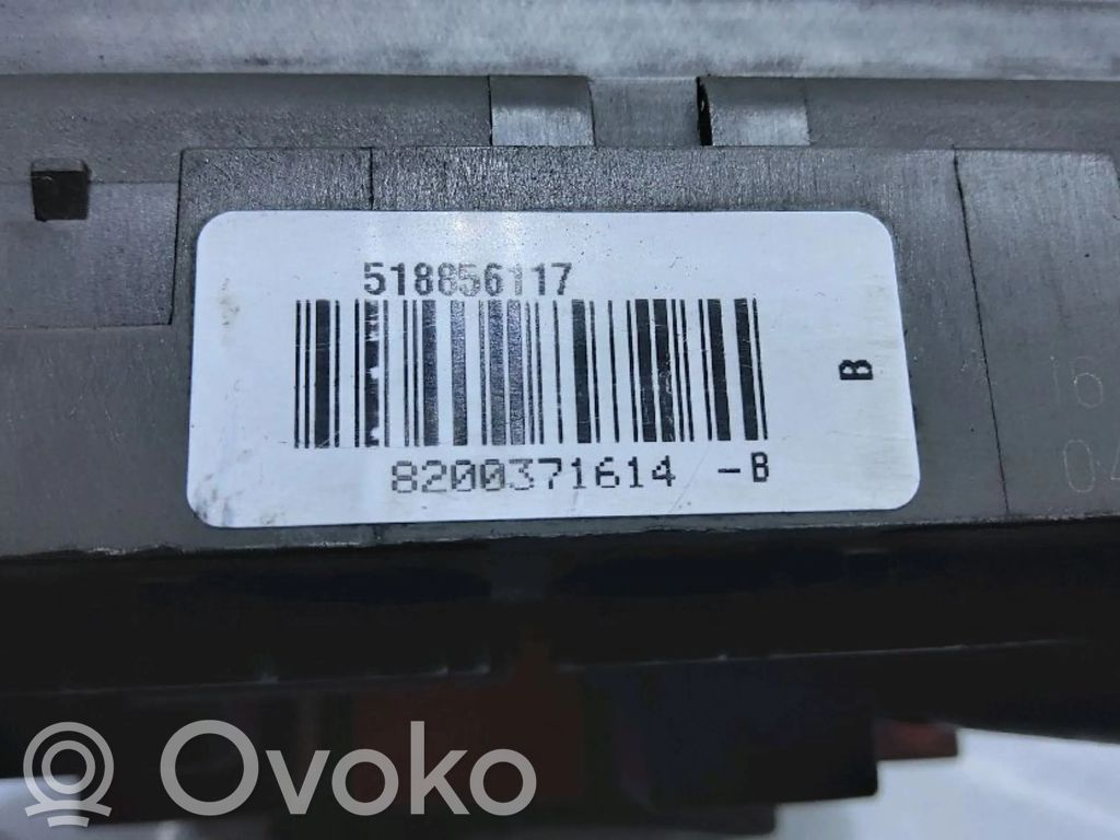 Saugiklių blokas   8200371614,8200371614