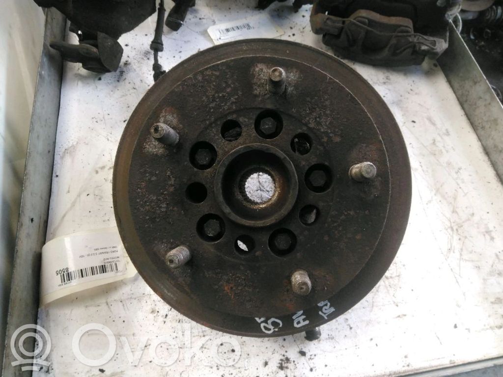 Front wheel hub