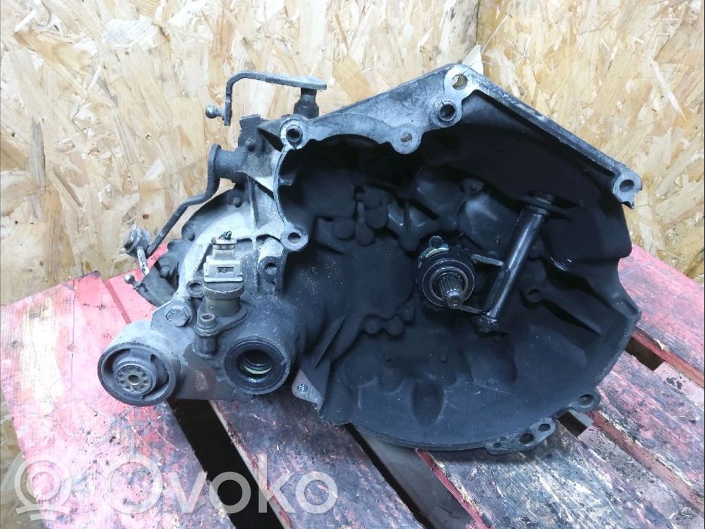 Peugeot 106 Manuaalinen 5-portainen vaihdelaatikko 