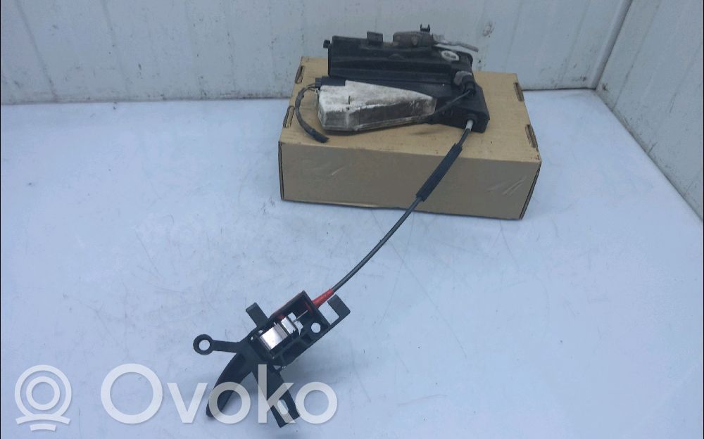 Ford Galaxy Priekšpusē slēdzene 