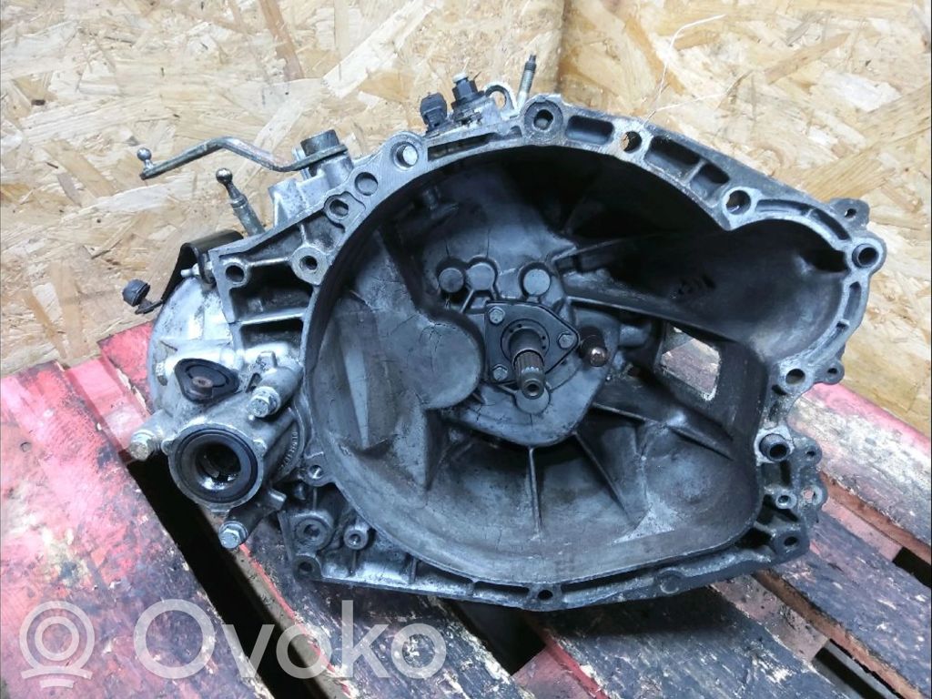 Peugeot 206 Manual 5 speed gearbox 