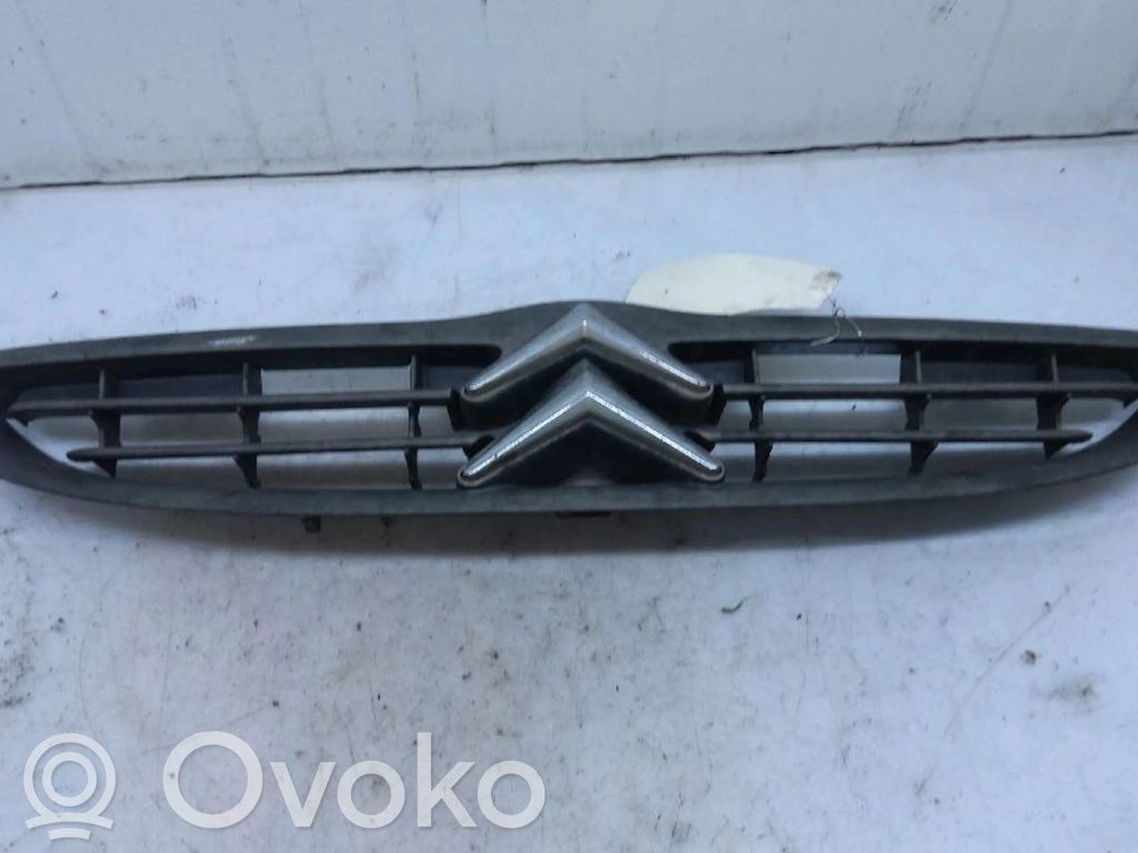 Citroen Saxo Maskownica / Grill / Atrapa górna chłodnicy 