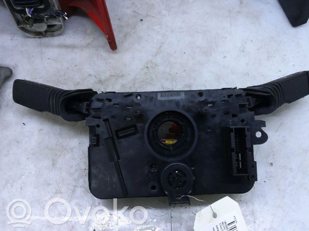 Opel Zafira B Interruptor/palanca de limpiador de luz de giro 