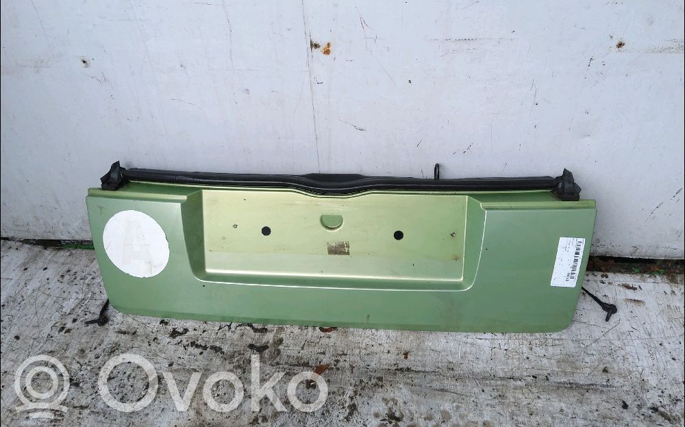 Puerta trasera de camión   8701W2