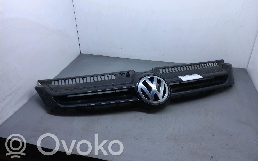 Volkswagen Golf Plus Front bumper upper radiator grill 