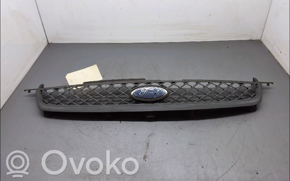 Ford Fiesta Etupuskurin ylempi jäähdytinsäleikkö 